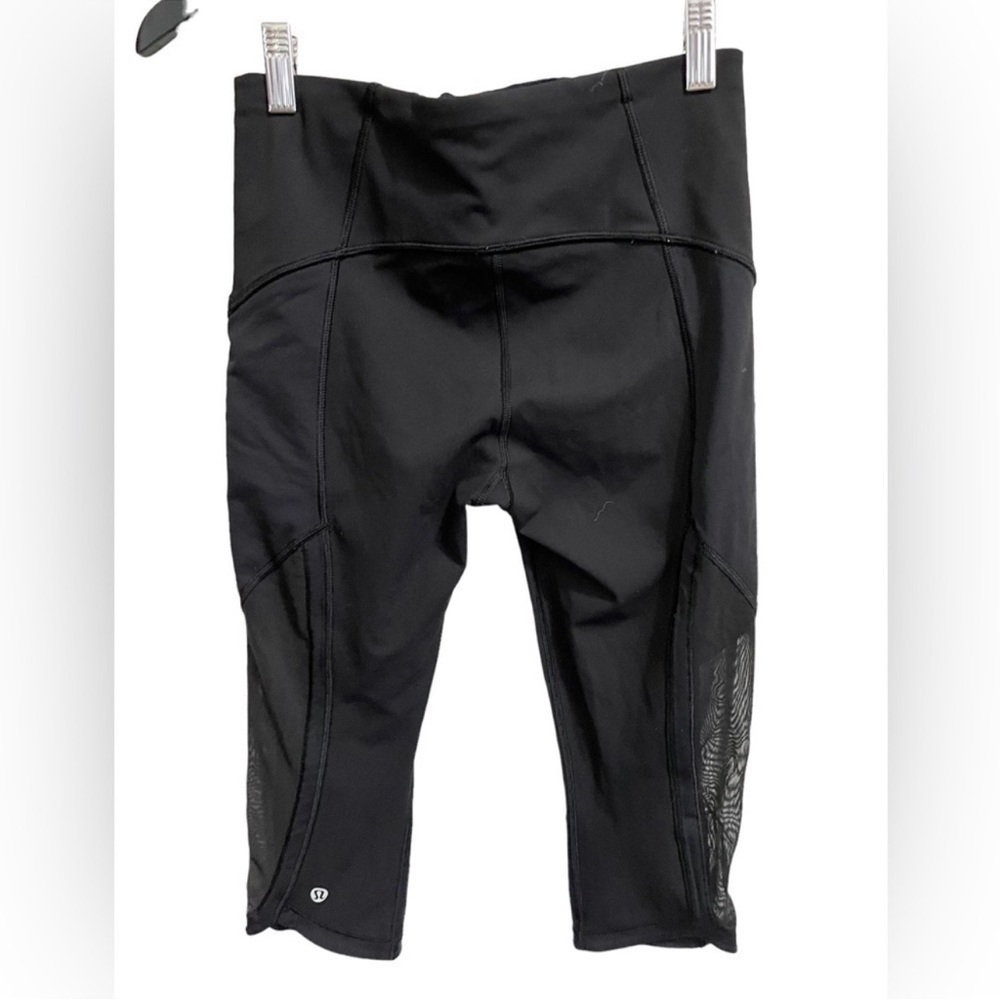 Lululemon Black Athletic Capri Leggings with Mesh Panels